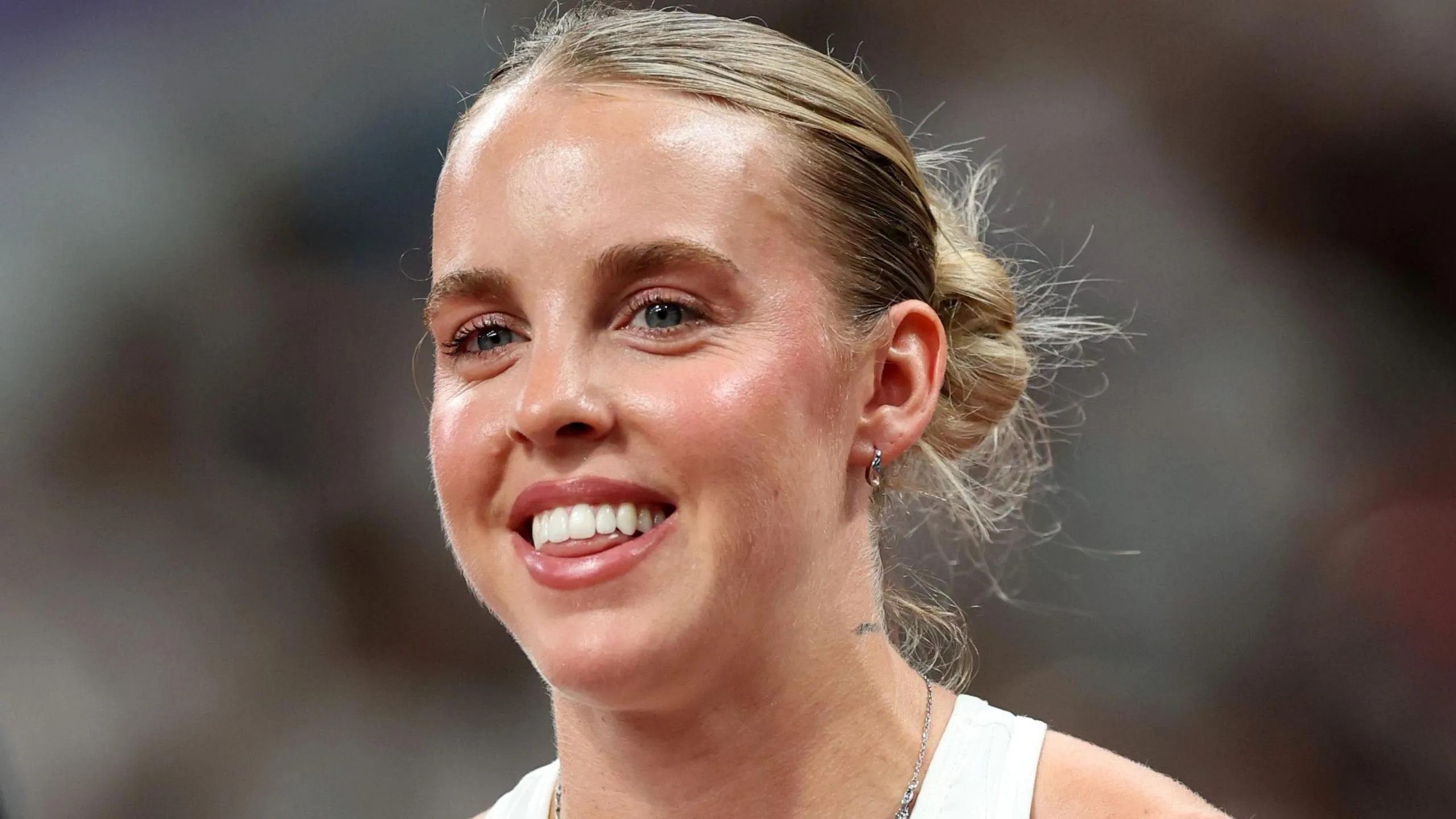 Hodgkinson Launches World Title Quest with Victory